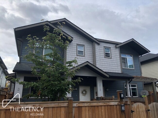 property at 1015 Stockwell Ave