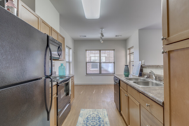 West Park Apartments in Tulsa, OK - Building Photo - Interior Photo