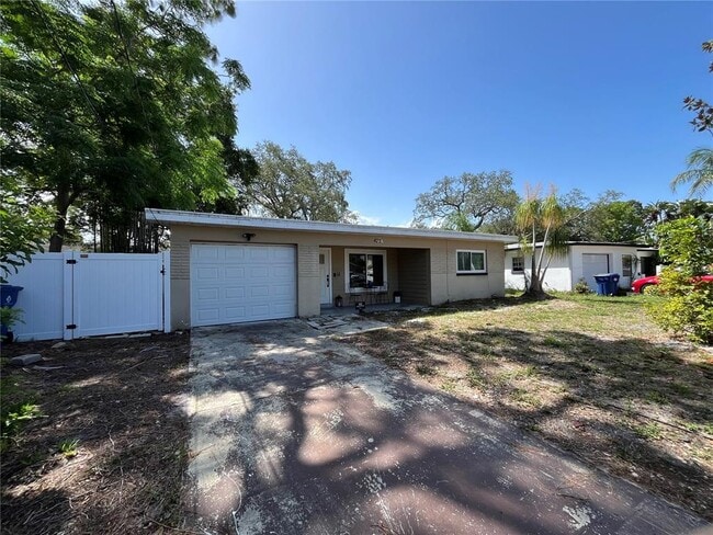 property at 422 Crosswinds Dr