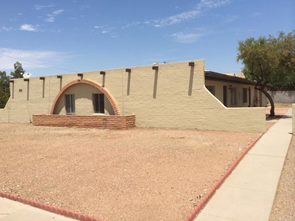 1332 E Vista Ave in Phoenix, AZ - Building Photo