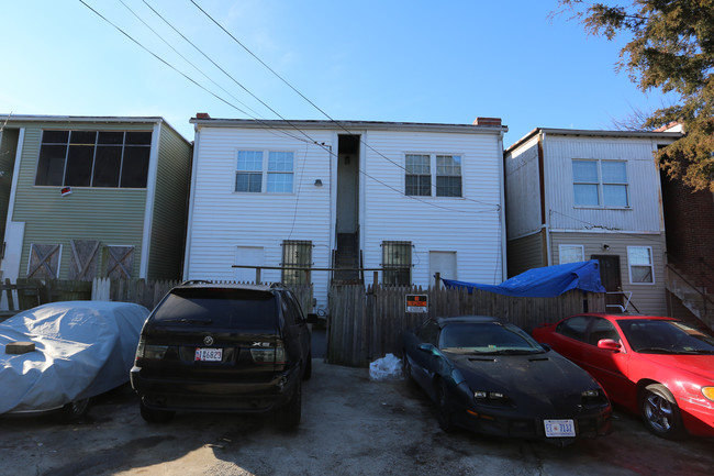 1216 Raum St NE in Washington, DC - Foto de edificio - Building Photo