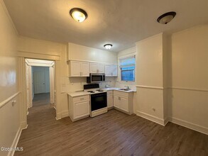 147 Western Ave in Albany, NY - Building Photo - Building Photo