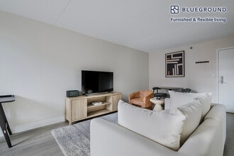 812 Memorial Dr in Cambridge, MA - Building Photo - Building Photo