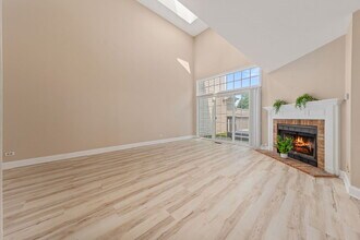 4876 Prestwick Pl in Hoffman Estates, IL - Building Photo - Building Photo