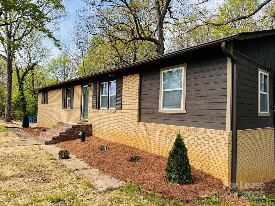 5411 Beverly Dr in Indian Trail, NC - Building Photo
