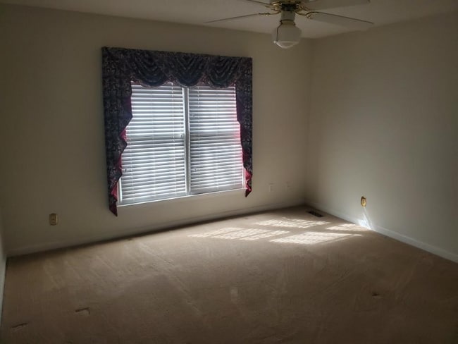 205 Village Walk E in Lumberton, NC - Building Photo - Building Photo