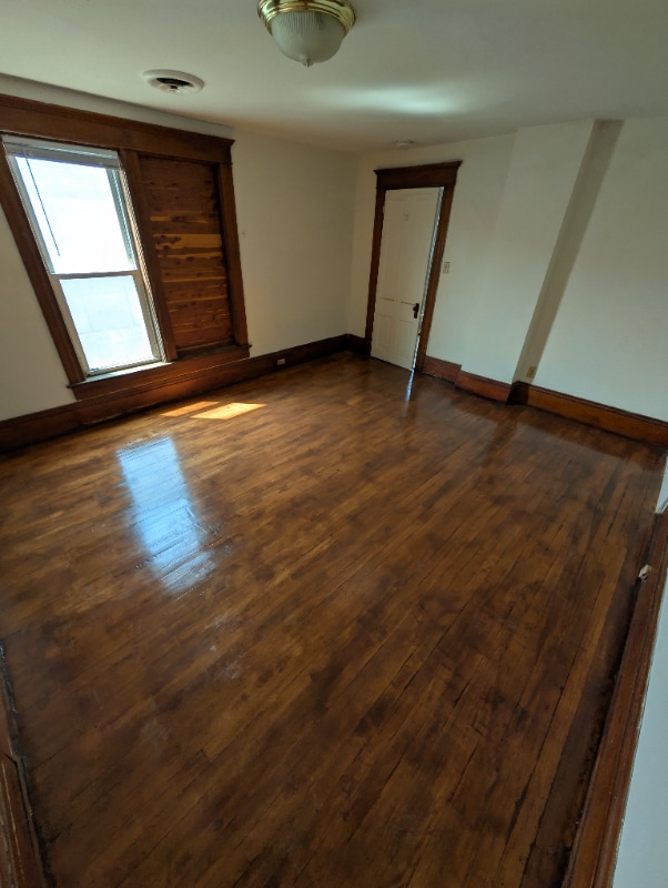324 N Dewey St in Eau Claire, WI - Building Photo - Building Photo