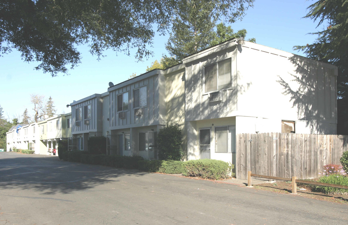 Renee Apartments in Santa Rosa, CA - Foto de edificio