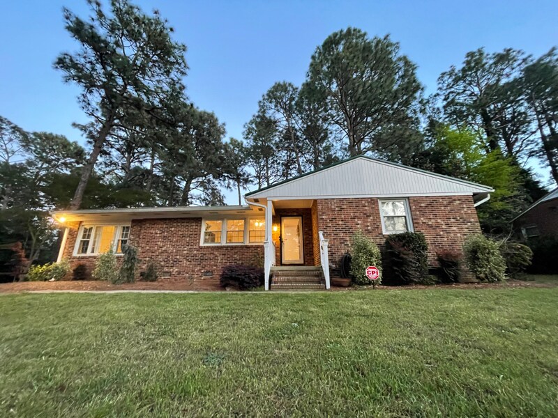 825 N Page St in Southern Pines, NC - Building Photo