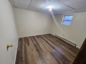 26024 Randall Rd in Dowagiac, MI - Foto de edificio - Building Photo