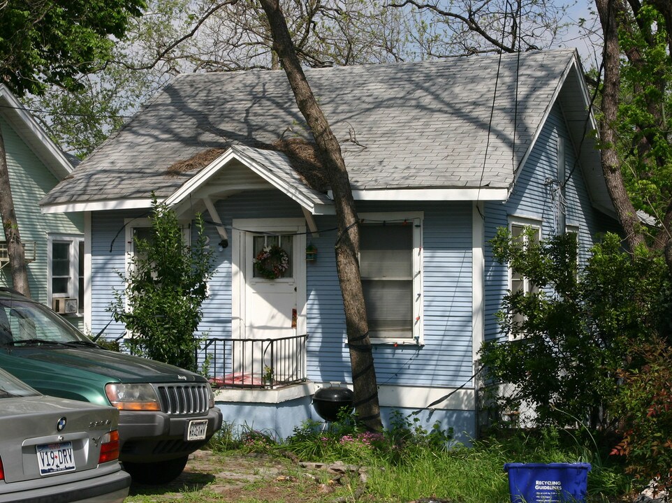 2713-2715 Hemphill Park in Austin, TX - Building Photo