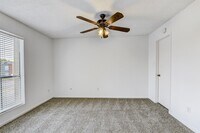 1516 Bay Area Blvd photo'