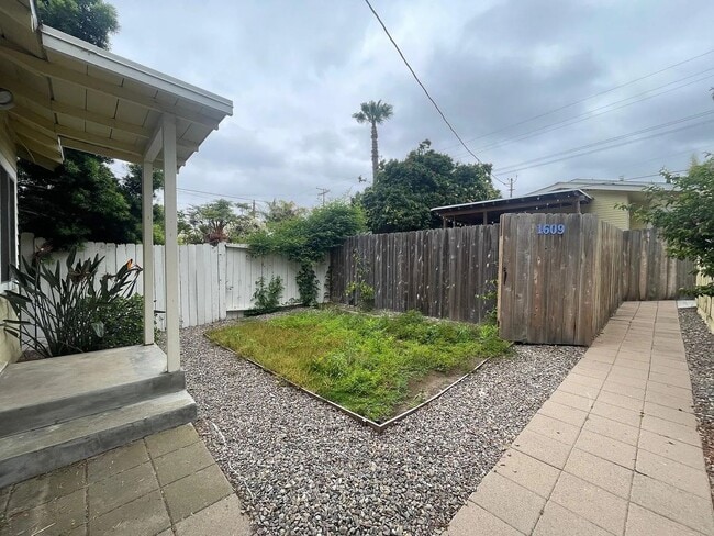 1607-9 Robinson Ave in San Diego, CA - Building Photo - Building Photo