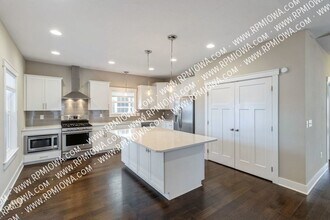 499 S Bluestone Way in West Des Moines, IA - Building Photo - Building Photo