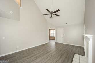 8195 Mountain Pass in Riverdale, GA - Foto de edificio - Building Photo