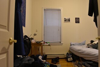 143 Hillside St, Unit 2 in Boston, MA - Foto de edificio - Building Photo