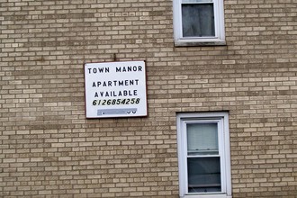 Town Manor Apartments in Minneapolis, MN - Building Photo - Building Photo