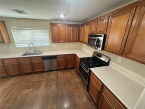 10092 Trotter Peak St in Las Vegas, NV - Building Photo - Building Photo