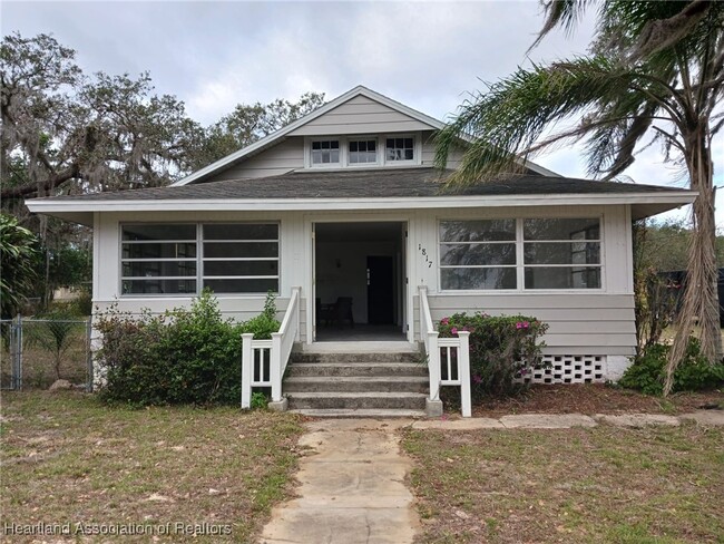 property at 1817 Pasadena Ave