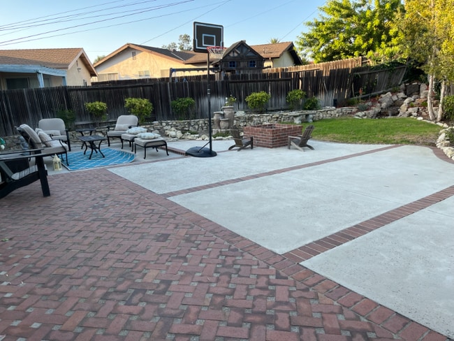 6051 Flambeau Rd in Rancho Palos Verdes, CA - Building Photo - Building Photo