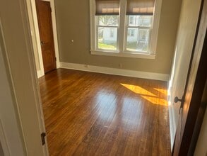 808 1/2 S Jackson St, Unit 808 Upper in Auburn, IN - Building Photo - Building Photo