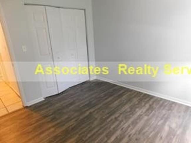 property at 1404 SW 42nd St