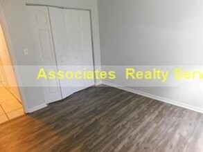 1404 SW 42nd St in Gainesville, FL - Foto de edificio - Building Photo