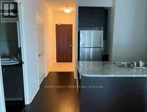 339 Rathburn Rd W in Mississauga, ON - Building Photo - Building Photo