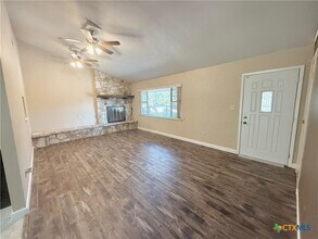 103 Crestview Dr in Canyon Lake, TX - Building Photo - Building Photo