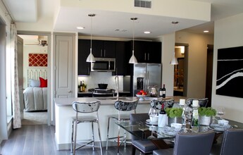 905 Town and Country Blvd-Unit -Studio BDA in Houston, TX - Building Photo - Building Photo