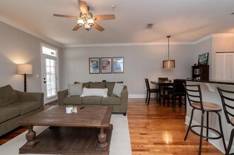 415 St Francis St, Unit 139 in Tallahassee, FL - Foto de edificio - Building Photo