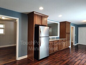 303 Cedarwood Ln in Matthews, NC - Foto de edificio - Building Photo
