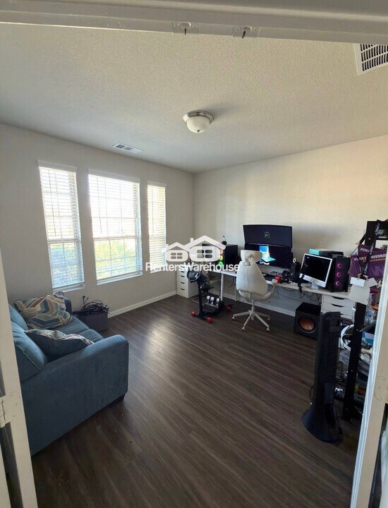 3009 Stallion Trail Way in Aubrey, TX - Building Photo