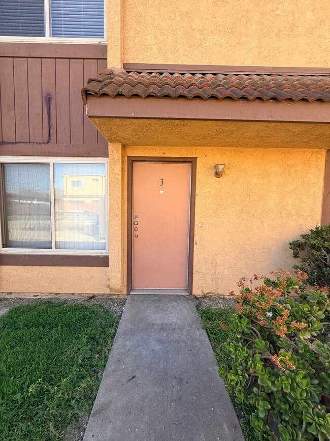 728 N D St in Lompoc, CA - Building Photo - Building Photo