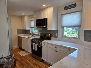 5 Mareldor St in Hudson, MA - Building Photo - Building Photo