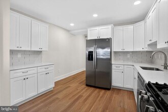 344 Grove St in Bridgeport, PA - Building Photo - Building Photo