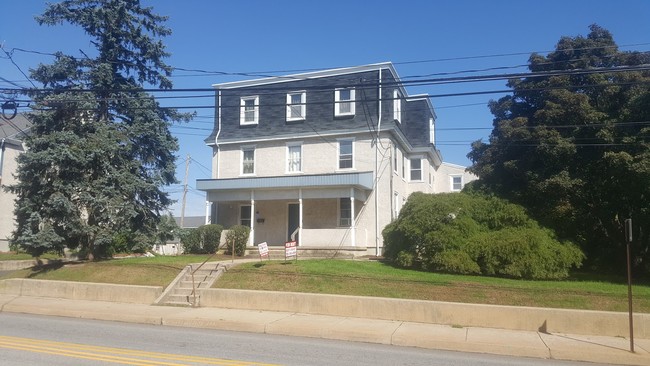 529 S Main St in Hatfield, PA - Foto de edificio - Primary Photo