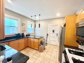 68 Calumet St, Unit 1 in Boston, MA - Building Photo - Building Photo