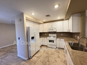 29585 Avenida La Paz in Cathedral City, CA - Building Photo - Building Photo