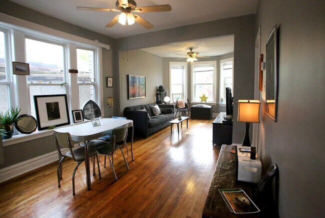 2509 N Harding Ave in Chicago, IL - Building Photo - Building Photo