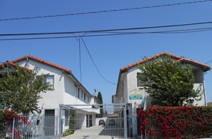 Roselle Courtyard in Hawthorne, CA - Building Photo - Building Photo