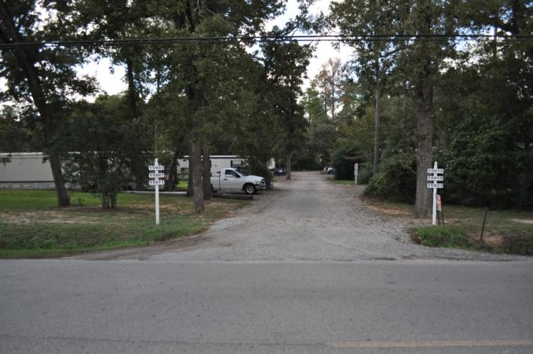 15915 Coe Loop in Magnolia, TX - Building Photo