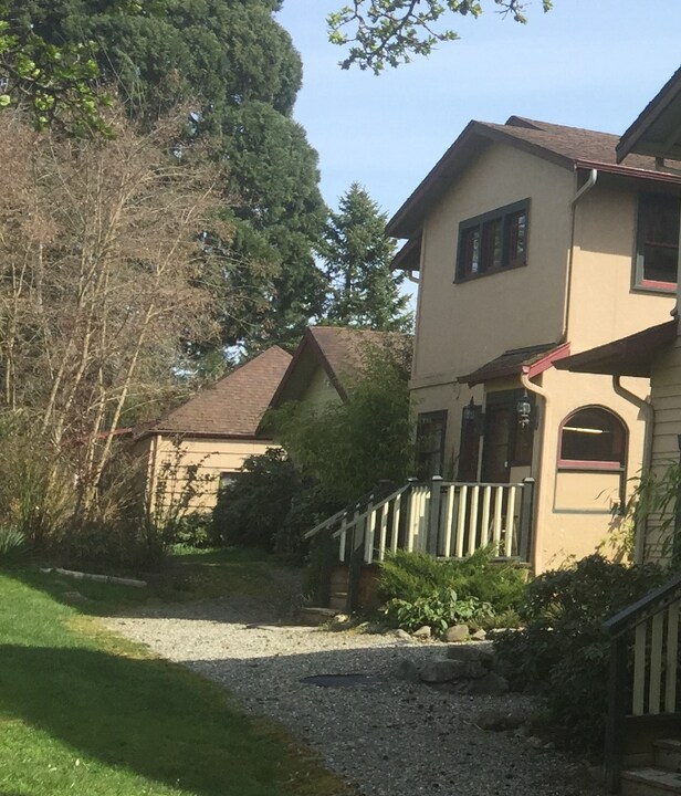 105 125th St E in Tacoma, WA - Building Photo