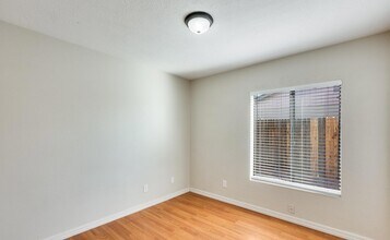 7010 W Medlock Dr in Glendale, AZ - Building Photo - Building Photo