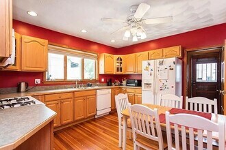52 Sunset Rd, Unit 1 in Somerville, MA - Foto de edificio - Building Photo