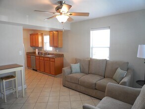 9211 Atlantic Ave in Margate City, NJ - Foto de edificio - Building Photo