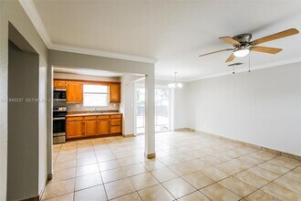 240 N 69th Way in Hollywood, FL - Building Photo - Building Photo