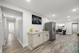 125 Gramley St in Grand Prairie, TX - Building Photo - Building Photo