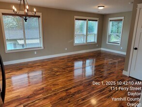 111 Ferry St in Dayton, OR - Building Photo - Building Photo