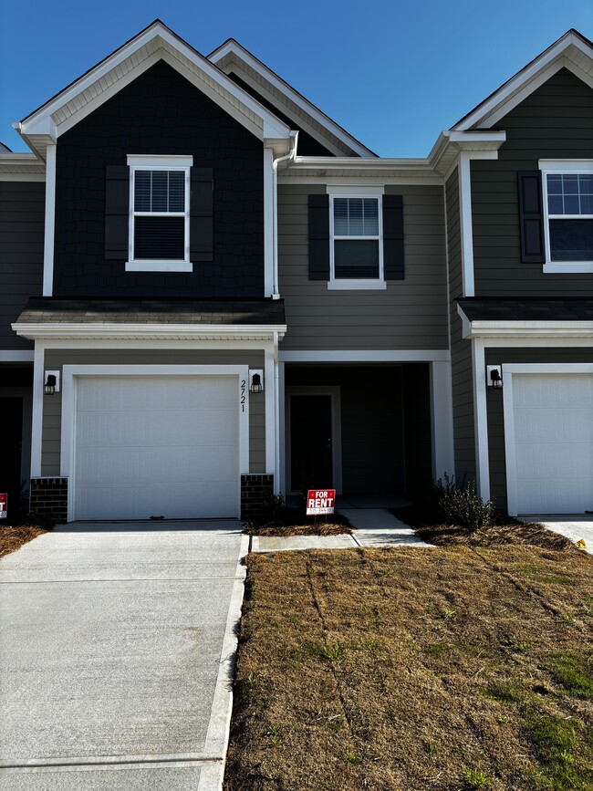 property at 2721 Yeager Dr NW